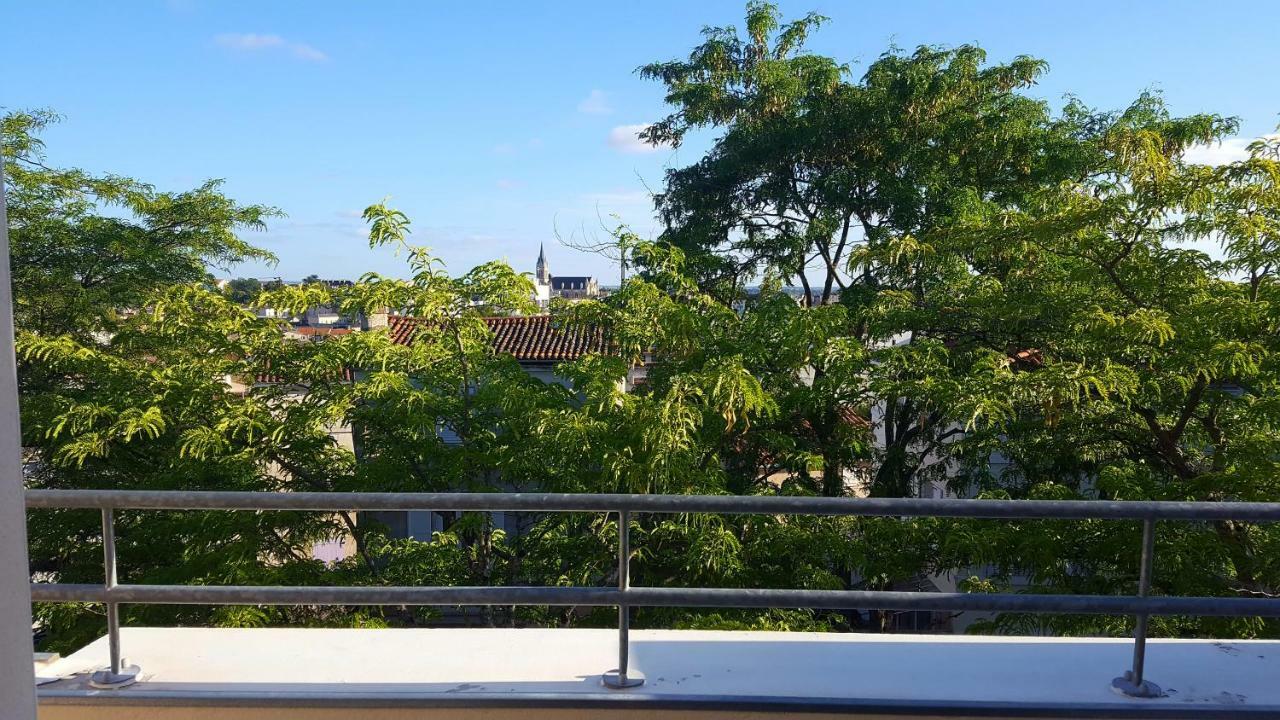 Votre Escale - Le Petit Montmartre Apartment Niort